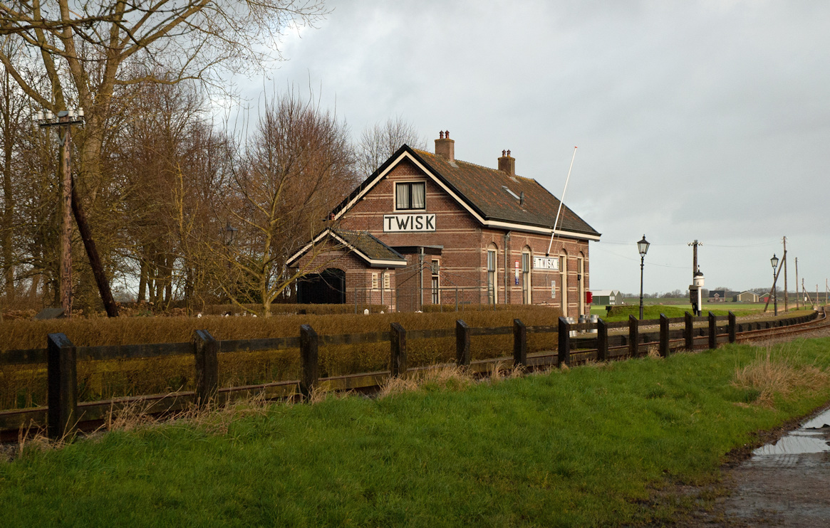 Station Twisk 8028